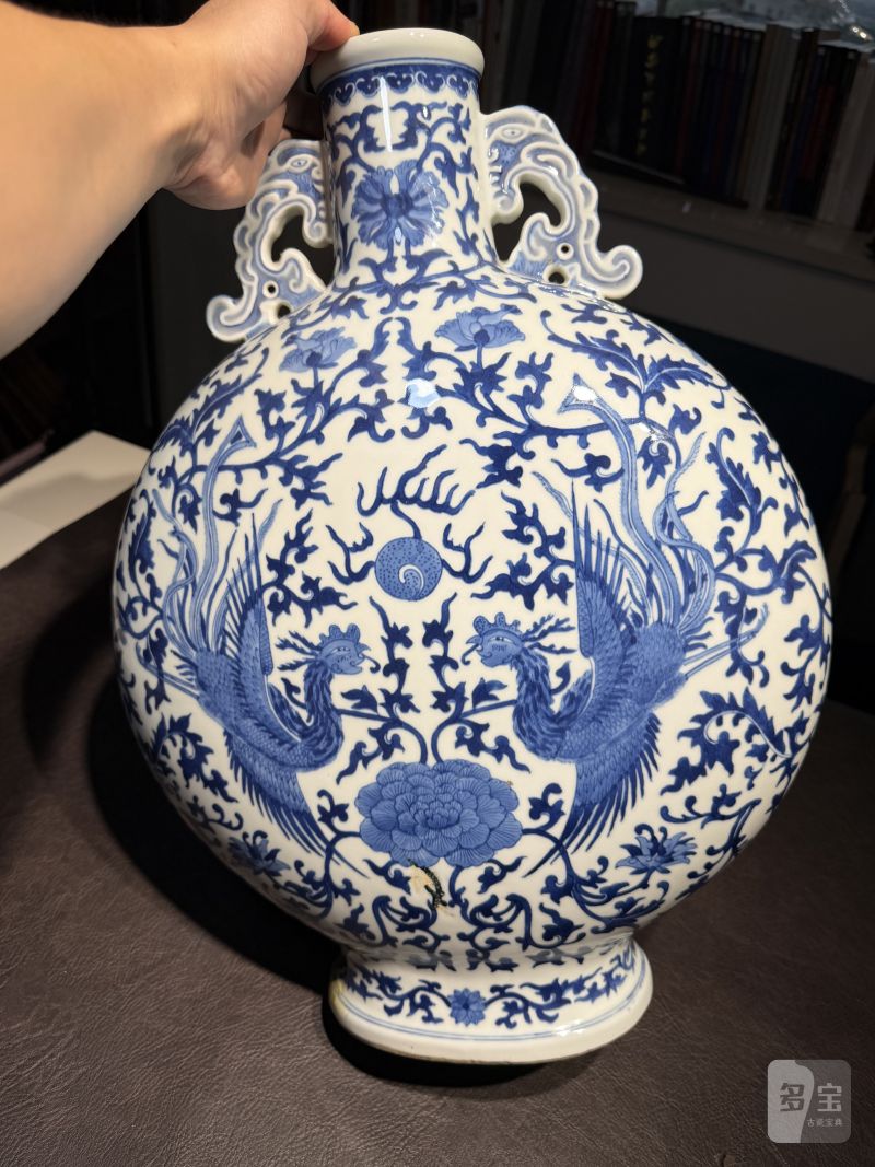 清同治 青花双凤纹抱月瓶 - 图9